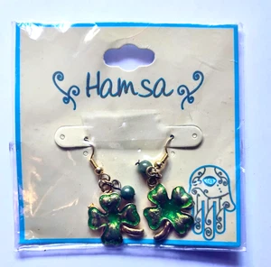 Pendientes de trébol de la suerte de cuatro hojas de oro y verde Hamsa de 1" - Imagen 1 de 2