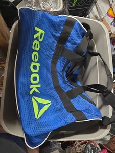 Bolso de Lona Mediano Reebok Granate Azul Usado en Excelente Condición - Imagen 1 de 3
