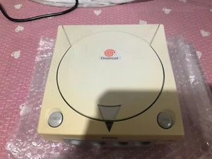 Antigua consola de videojuegos Sega Dreamcast de colección funciona bien solo consola de videojuegos - Imagen 1 de 5