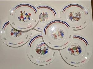 Magnifique Lot 6 assiettes Années 80 Revolution Francaise 1789-1989 Arcopal - Foto 1 di 20