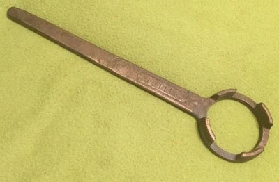 De colección ~ Llave ~ Extremo redondo ~ Latón ~ Sin chispas ~ 13 pulgadas Foto 1 de 4