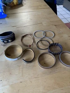 Menge zwölf Armreifarmbänder - Bild 1 von 6