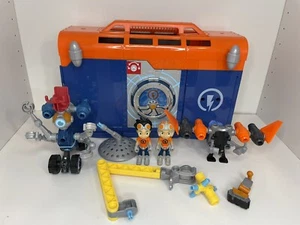 Rivetti Rusty Rivet Lab Playset con Personaggi Testato Funziona Parlante Elettronico - Foto 1 di 12