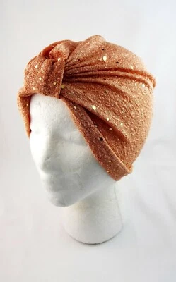 Turbante Brillo Cabeza Completa Cobertura Colores Sólidos Puntos Dorados Talla Única Se Adapta a la mayoría Foto 1 de 4