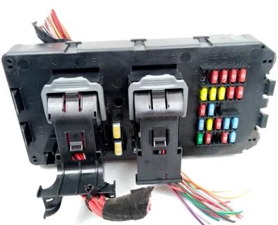 Módulo de control de carrocería de caja de fusibles Jeep Grand Cherokee 2005 2006 BCM 56050066AC F50 Foto 1 de 4