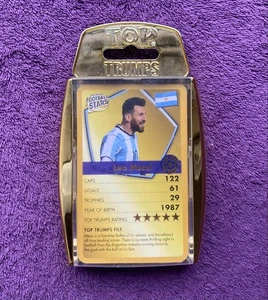 Juego de cartas Top Trumps World Football Stars 2018 estuche dorado (30 cartas) - Imagen 1 de 7