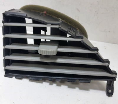 2004-2006 Nissan Quest Dash CENTER RIGHT Vent Gray - Image 1 of 3