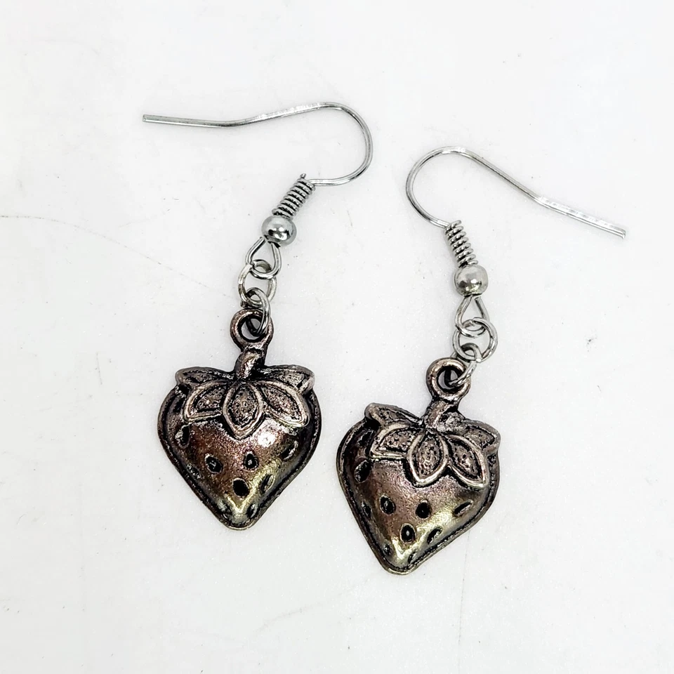 Vtg Hook Drop Dangle Silver Tone Pewter Earrings 3D Strawberry Summer Fruit - Image 1 of 4