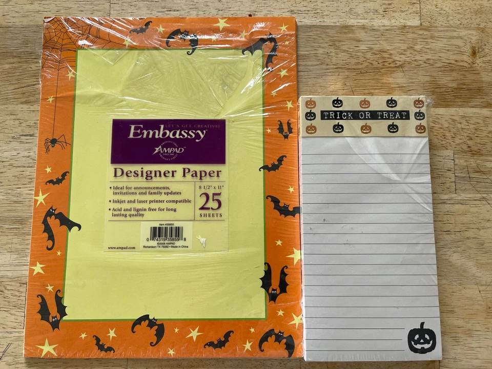 Halloween Bats Designer Paper 25 Sheets & Magnetic Notepad 125 Sheets - New - Image 1 of 4