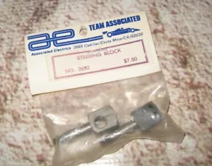 TEAM ASSOCIATED RARE EARLY 8TH SCALE STEERING BLOCKS & AXLES RC AE 2652 - Picture 1 of 1