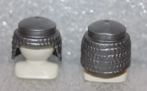 Playmobil Haare 2 Perücken Kettenhaube " Silber " Soldaten Piraten - Picture 1 of 2