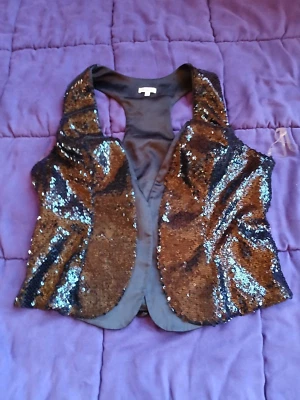 Colete feminino preto de lantejoulas e cetim Studio Y tamanho G - Imagem 1 de 4