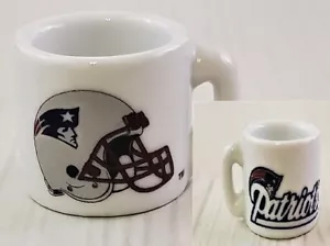 New England PATRIOTS Vintage NFL Mini taza de café 1.25 "taza en miniatura coleccionable - Imagen 1 de 5