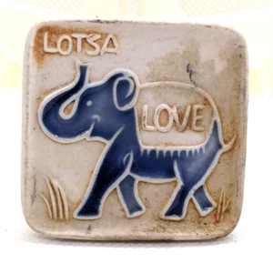 Vintage "Lotsa Love" mit Glückselefant Kühlschrankmagnet Porzellan 2" - Bild 1 von 8