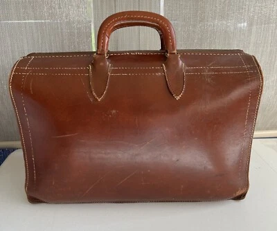 Bolsa de transporte de médicos de cuero de vaca Conmar de colección años 60 16x11x5 envejecida Foto 1 de 4