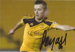 LIVINGSTON: STEFAN SCOUGALL SIGNED 6x4 ACTION PHOTO+COA - Picture 1 of 1