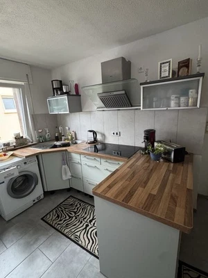 Einbauküche mit Elektrogeräten - Bild 1 von 4