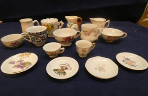 Lote de tazas y platos miniatura de juguete ninguno coincide - Imagen 1 de 5