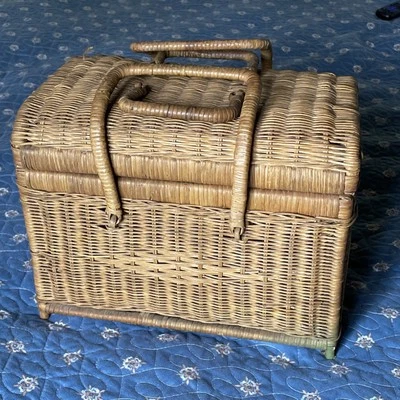 Large VTG Wicker Rattan Picnic or Sewing Basket Handles Boho 12.5” x 8x9” High - Image 1 of 4