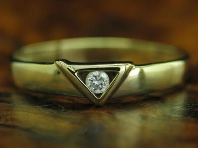 8kt 333 Gelbgold Ring mit 0,10ct Zirkonia Solitär Besatz / 1,3g / RG 57 - Bild 1 von 4