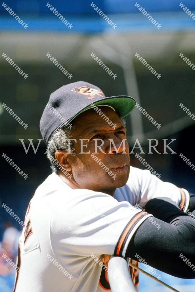 EH391 Frank Robinson Baltimore Orioles 8x10 11x14 16x20 Photo - Image 1 of 1