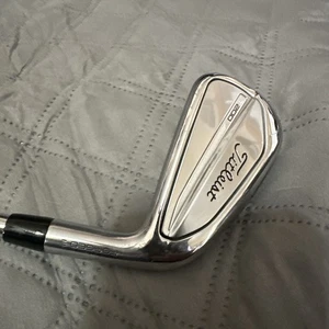 Excelente 2023 Titleist T200 Forjado 5 Hierro AMT Negro S300 Acero Rígido 38” - Imagen 1 de 9