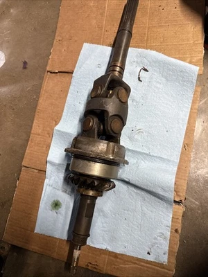 Mercruiser OMC Cobra 984013 Drive Shaft U Joint Assembly With 21 Teeth Gear OEM - Image 1 of 4