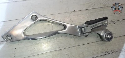 SUPPORT CALE PIED ARRIERE GAUCHE YAMAHA 850 TDM 4TX de 1996 à 2002 - réf : 80 - Photo 1/4