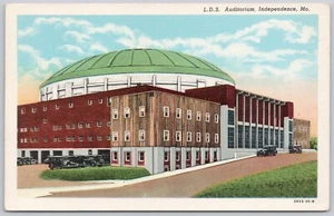 Independence Missouri White Border Postcard L. D. S. Auditorium - Picture 1 of 2