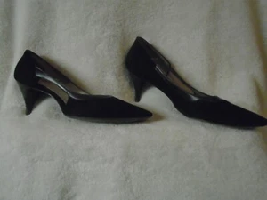 Vintage VITALITY SHOES Black Leather High Heels w/Unique Leather Cut-Outs! - Picture 1 of 12