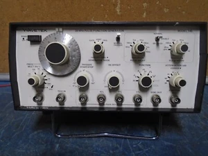 Wavetek 145-S-872, 20 MHz Pulse Function Generator - Picture 1 of 7
