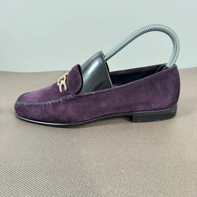 Женские замшевые мокасины Escada с круглым носком 35,5 США 5,5 фиолетовые с золотистой эмблемой - Изображение 1 из 4