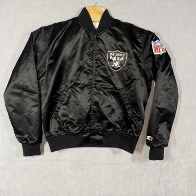 Jaqueta masculina vintage anos 80 Starter Oakland Raiders cetim Varsity média feita nos EUA - Imagem 1 de 4