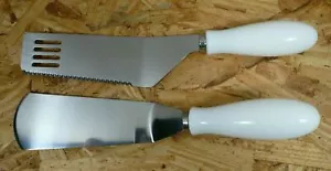 Set Servizio Torte/Torte in Acciaio Inox Manici in Plastica Bianca - Foto 1 di 8