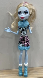 Monster High Art Class Abbey Bominable Doll (No Left Arm) READ DESCRIPTION - Picture 1 of 14