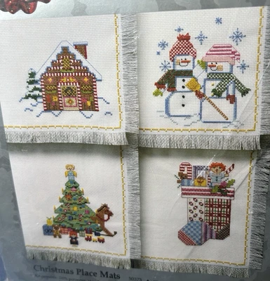 KIT 4 MANTELES INDIVIDUALES NAVIDAD CONTADOS PUNTO DE CRUZ ALGO ESPECIAL 18" X 13" 1988 Foto 1 de 3