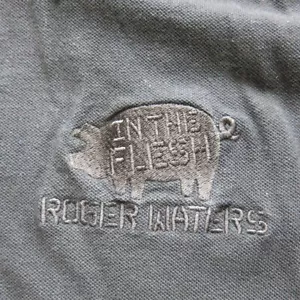 ROGER WATERS In The Flesh Tour Original embroidered polo shirt XL Pink Floyd - Imagen 1 de 3