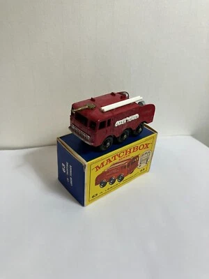 Vintage Matchbox by Lesney - Fire Fighting Crash Tender - No. 63 - Lot 4 - Image 1 of 2
