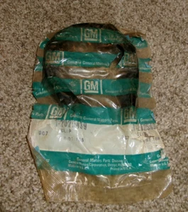 New NOS GM 1973-78 Chevy/GMC Medium Duty Truck Guard, Radiator Outlet Hose - Bild 1 von 5