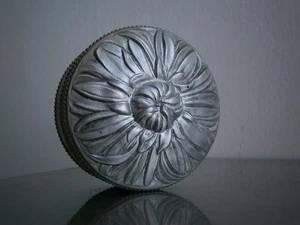 Boite à poudre Art Déco Aluminium Fleur Mode Femme Maquillage Ancien - Imagen 1 de 9