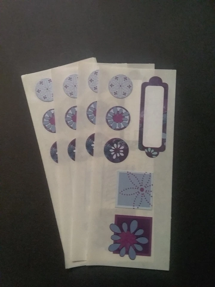 Recuerdos creativos ~ Lote de cuatro pegatinas de estudio ~ 2" x 5" ~ flores púrpuras Foto 1 de 1