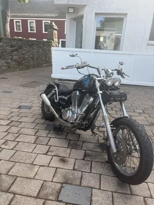 Suzuki Intruder  VS 1400 GLP￼ - Bild 1 von 4