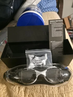 NOVO! Kit de óculos inteligentes FINIS - Óculos e treinador inteligente para treinamento de natação  - Imagem 1 de 4