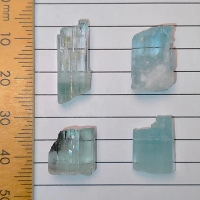 Lote de paquetes de piedras preciosas rugosas sueltas naturales de cristales de aguamarina Shigar 37,6 quilates Foto 1 de 4