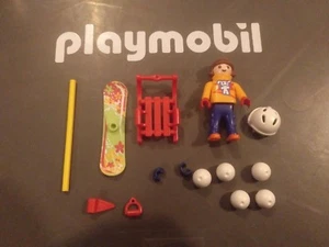 PLAYMOBIL NÑO CON TRINEO Y COMPLEMENTOS EN BOLSA CERRADA - Picture 1 of 1