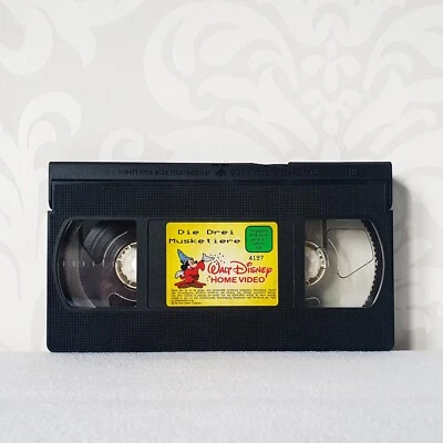 Walt Disney – Die Drei Musketiere 🤺 Charlie Sheen 💎 1993 💎 Abenteuer 📼 VHS - Bild 1 von 3