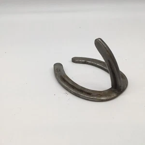Rustikaler Gusseisen Hufeisen Wandhaken Wandhänger echtes Hufeisen 5" - Bild 1 von 5