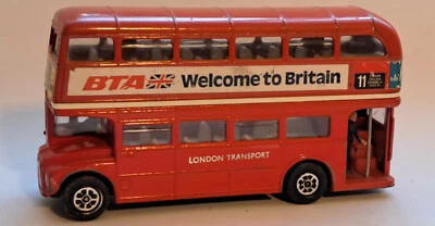 LONDON TRANSPORT   Line 11   Doppeldecker-Bus   hinten offen   CORGI       1:50 - Bild 1 von 4