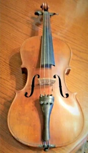 Violin            Old Unlabeled Fiddle - Picture 1 of 3