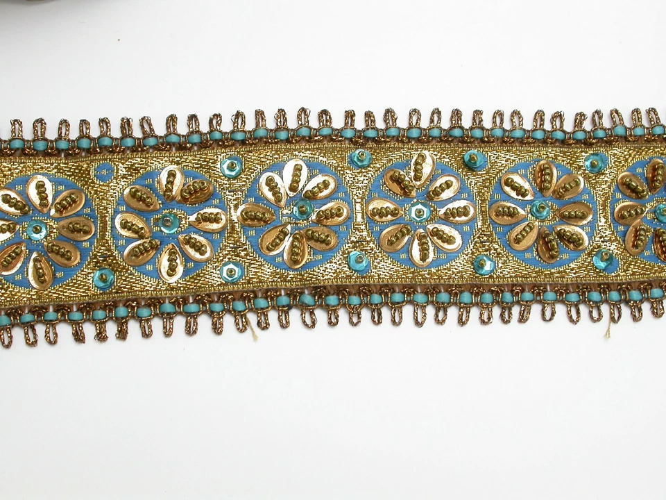 Borde de sari sari floral indio con cuentas 2 1/2" 63,5 mm hecho a mano precio por yarda Foto 1 de 1